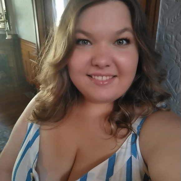 Meet your Posher, Mandy - Picture 5 of 5